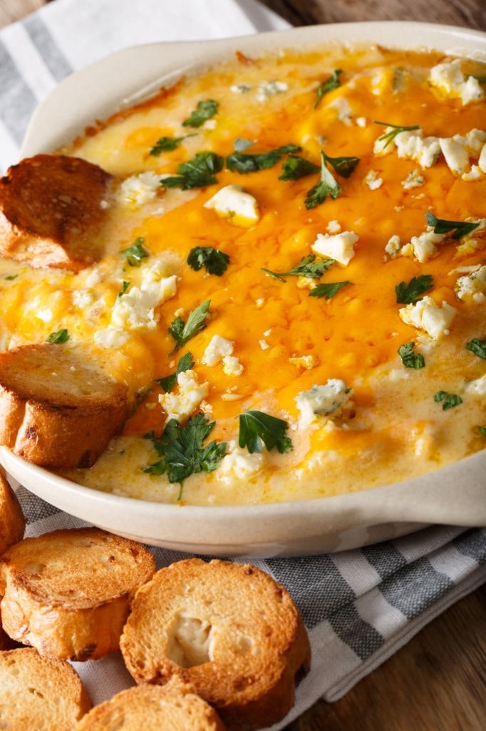 keto crockpot buffalo chicken dip