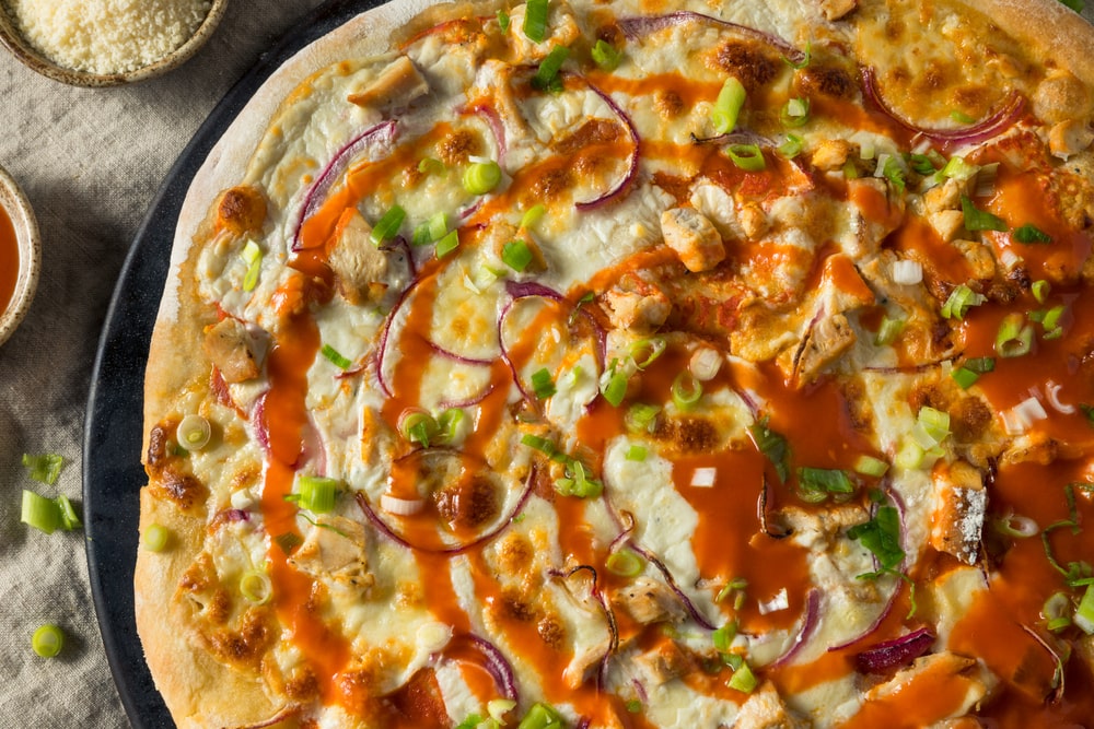 keto buffalo chicken pizza with chicken crust