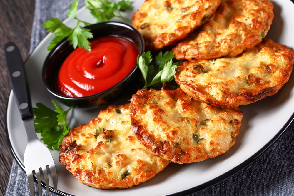 keto cheesy chicken fritters