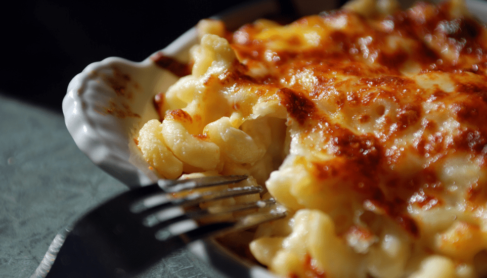 Slow Cooker Crockpot Buffalo Chicken Mac and Cheese